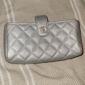 Channel mini phone holder